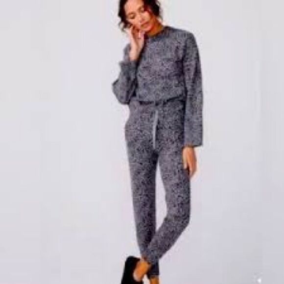 NWT Monrow grey leopard cashmere blend bell sleeve sweater size large - Picture 2 of 9